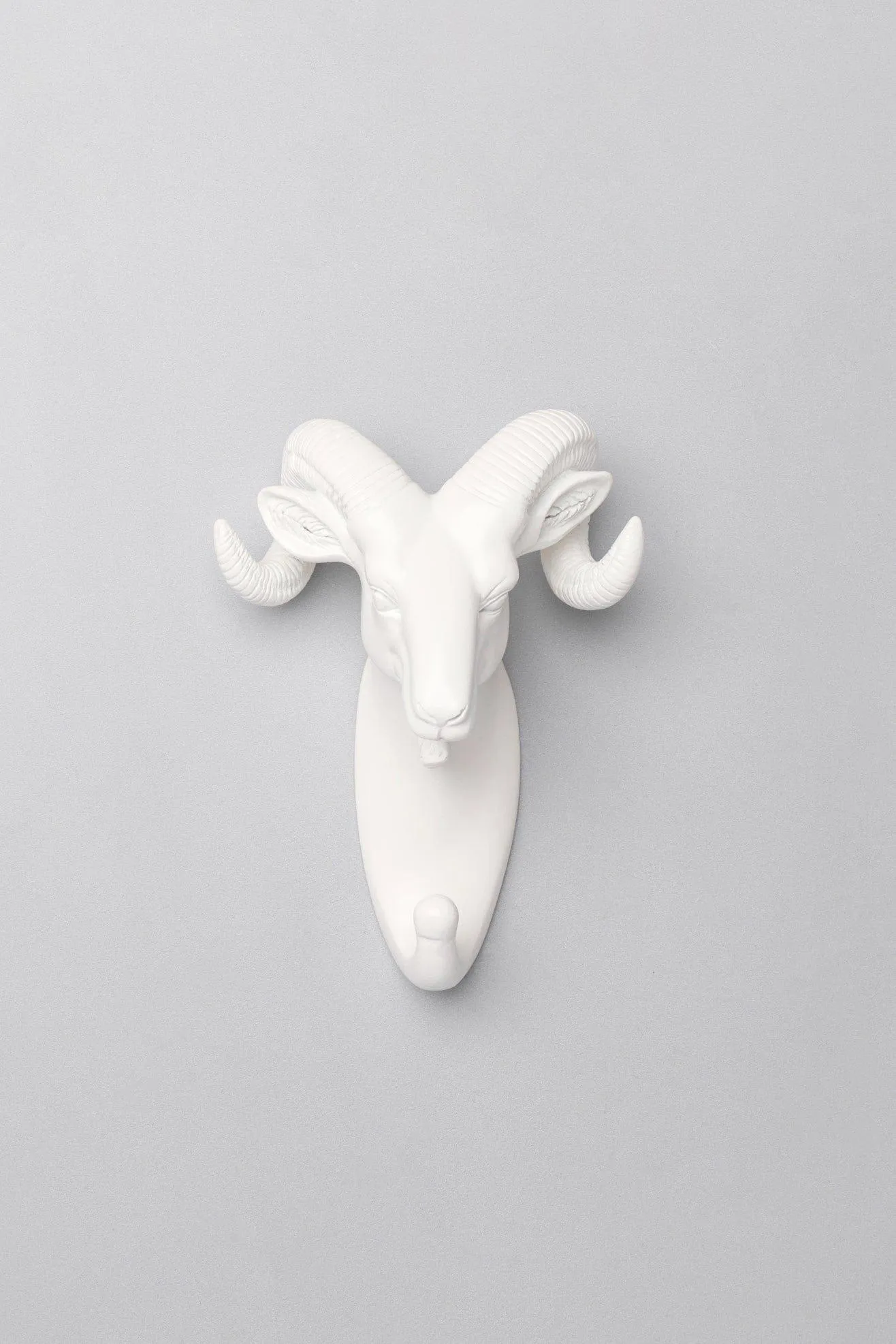 Ornamental White Animal Heads Wildlife Solid Resin Wall Organizer Coat Hook
